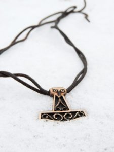 Mjölnir nyaklánc
